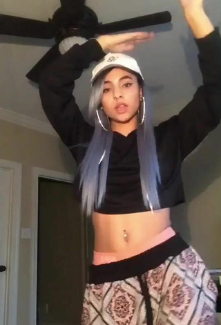 Sexy Aiyana Sakari while doing Belly Dance