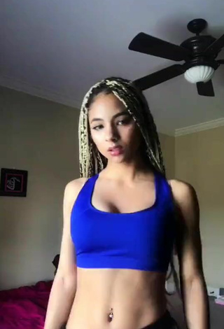 2. Sexy Aiyana Sakari in Blue Sport Bra while doing Belly Dance