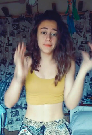 4. Beautiful Alba Castello in Sexy Crop Top while doing Belly Dance