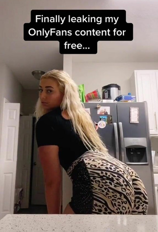 4. Seductive Alexandria Knight Shows Big Butt