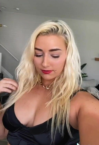 5. Sexy Alexandria Knight Shows Cleavage in Black Bra