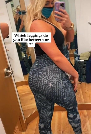 Beautiful Alexandria Knight Shows Big Butt