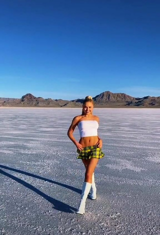 Sexy Altasweet in White Tube Top while doing Dance