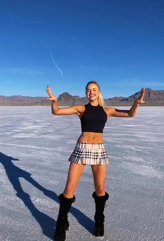 Sultry Altasweet in Black Crop Top while doing Dance