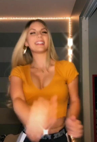 Wonderful Arianna Flowers Shows Cleavage in Orange Crop Top and Bouncing Boobs