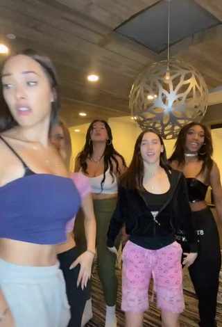 4. Amazing Arianna Flowers in Hot Crop Top and Bouncing Tits