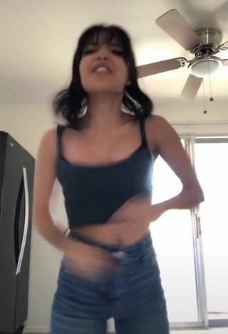 2. Hottie Ashley Valdez Shows Cleavage in Black Crop Top and Bouncing Boobs