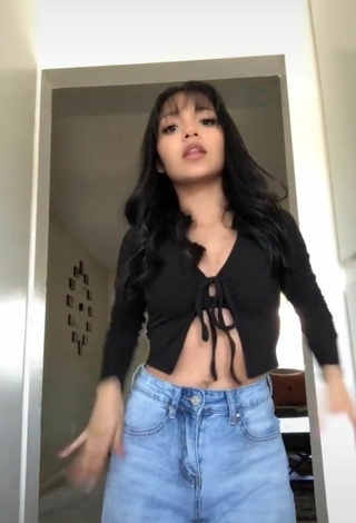 Sexy Ashley Valdez Shows Cleavage in Black Crop Top