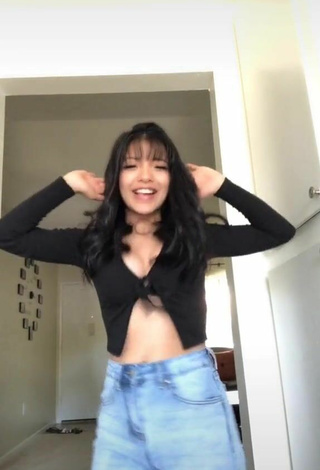 2. Pretty Ashley Valdez Shows Cleavage in Black Crop Top