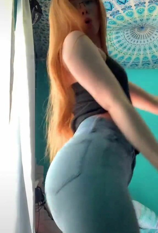 5. Sweet Bailey Hurley Shows Butt