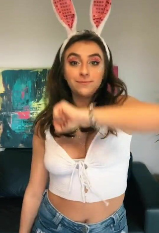 2. Titillating Bia Herrero Shows Cleavage in White Crop Top and Bouncing Boobs