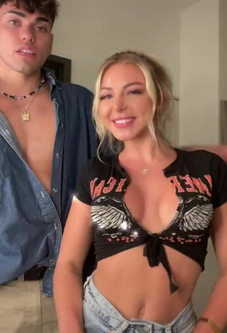 2. Sweetie Brittanie Nash Shows Cleavage in Crop Top