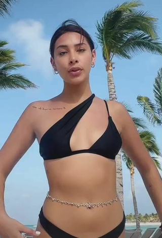 5. Attractive Alexia García in Black Bikini at the Beach