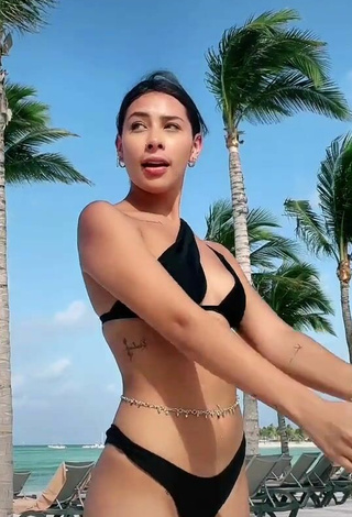 Alexia García Looks Seductive in Black Bikini at the Beach