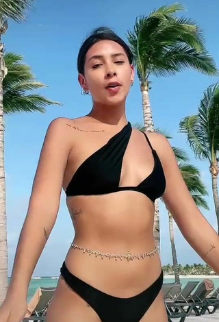 2. Alexia García Looks Seductive in Black Bikini at the Beach