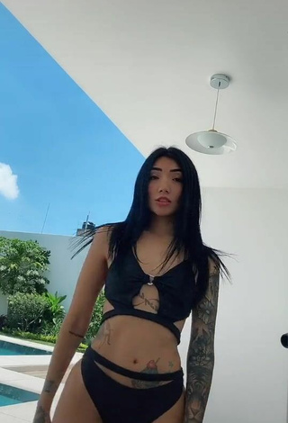 4. Sexy Nicole Amado in Black Bikini at the Pool