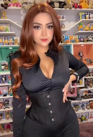 Titillating Abril Abdamari Garza Alonso Shows Cleavage in Black Overall