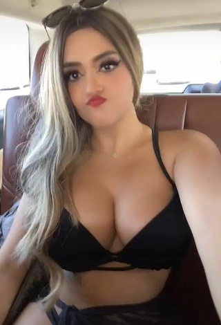 4. Sultry Abril Abdamari Garza Alonso Shows Cleavage in Black Bra