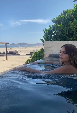 Sexy Abril Abdamari Garza Alonso Shows Big Butt at the Pool