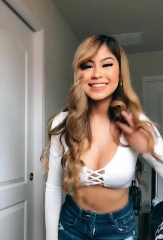 Magnificent Desiree Montoya Shows Cleavage in White Crop Top