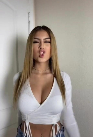 Sensual Desiree Montoya Shows Cleavage in White Crop Top