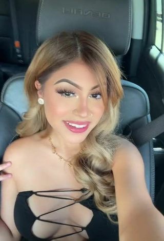 5. Desiree Montoya Shows her Sexy Cleavage in a Car