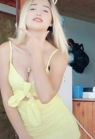 3. Sultry Eda Aslankoç in Yellow Dress