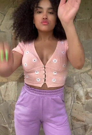 2. Sexy Tracy Shows Cleavage in Crop Top