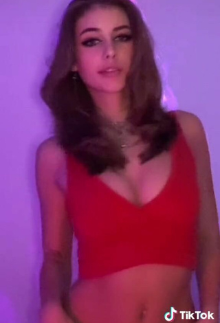 4. Sultry Eva Cudmore Shows Cleavage in Red Crop Top