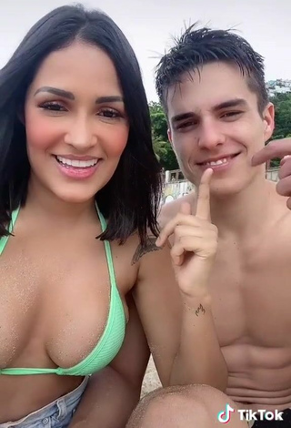 4. Sexy Flayslane Raiane Preira da Silva Shows Cleavage in Green Bikini Top