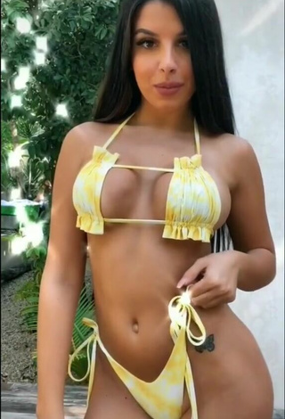 2. Beautiful Franjomar Shows Cleavage in Sexy Yellow Bikini (Side Boob)