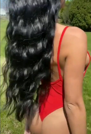 3. Lovely Franjomar Shows Butt (Side Boob)