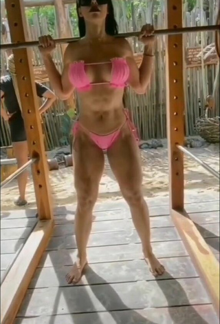 5. Really Cute Franjomar Shows Cleavage in Pink Bikini while doing Fitness Exercises