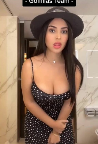 Franjomar Shows her Appealing Cleavage