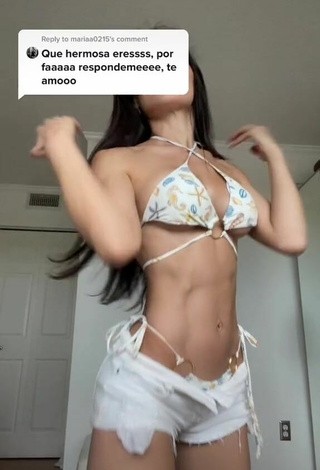 2. Elegant Georgina Mazzeo Shows Cleavage in Bikini (Underboob)