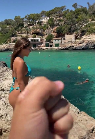 2. Elegant Isabelli Brunelli in Blue Bikini at the Beach