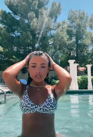 Beautiful Gabriellannalisa in Sexy Leopard Bikini at the Pool