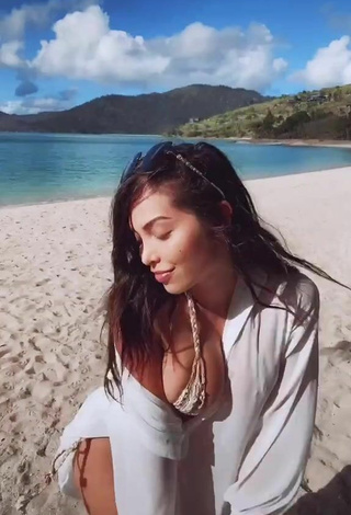 4. Fine Maddy Belle Shows Cleavage at the Beach