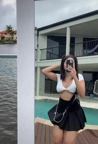 4. Sexy Maddy Belle Shows Cleavage in White Crop Top at the Pool (Underboob)