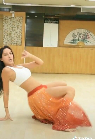 4. Sultry Nora Fatehi in White Crop Top