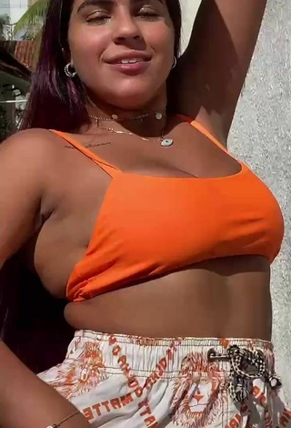 3. Amazing Julia Antunes Shows Cleavage in Hot Orange Crop Top and Bouncing Breasts