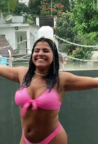 2. Hottest Julia Antunes Shows Cleavage in Pink Bikini and Bouncing Boobs