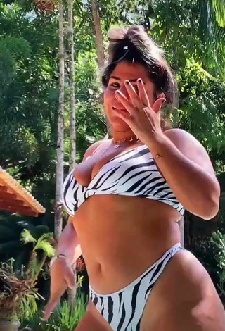 5. Pretty Julia Antunes Shows Cleavage in Zebra Bikini