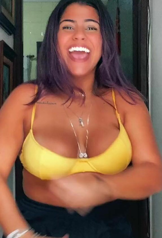 2. Julia Antunes Looks Alluring in Yellow Bikini Top and Bouncing Breasts