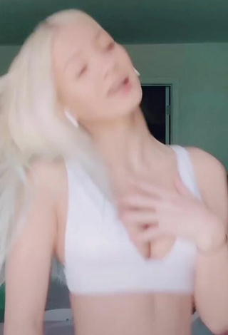 3. Sultry Kayla Polek Shows Cleavage in White Crop Top and Bouncing Boobs