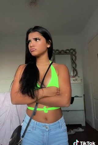 5. Luscious kerlytaaaaa Shows Cleavage in Lime Green Crop Top