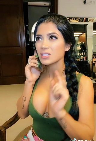 3. Hot Kimberly Flores Shows Cleavage in Green Top