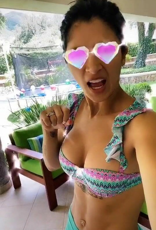 4. Cute Kimberly Flores Shows Cleavage in Bikini Top