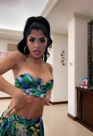 4. Hottest Kimberly Flores Shows Cleavage in Crop Top