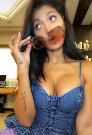 3. Luscious Kimberly Flores Shows Cleavage in Top